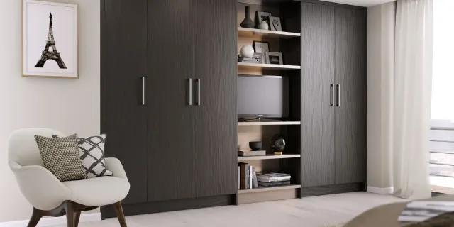 Hinged door wardrobe, Complete Fitted Furniture.